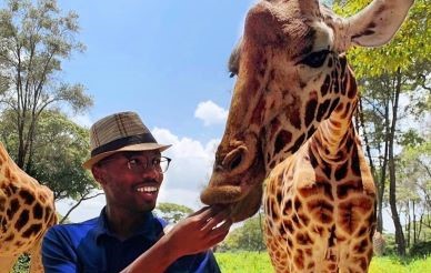 Fulbright in Kenya with Giraffe
